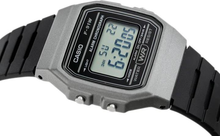 Actual product image Casio Retro Vintage - F-91WM-1B (Digital watch, 33 mm)