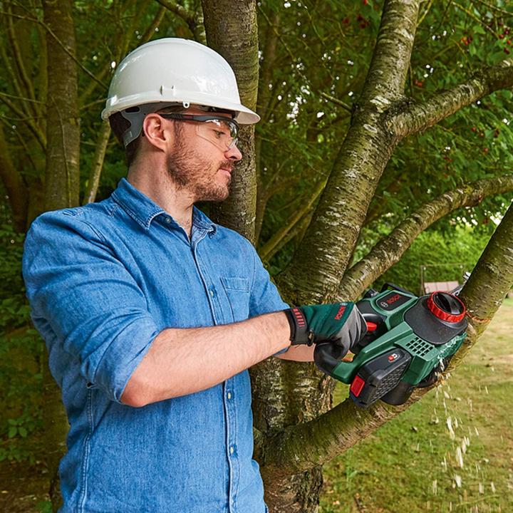 Produktbild Bosch Home & Garden UniversalChain 18 (Akku Kettensäge)
