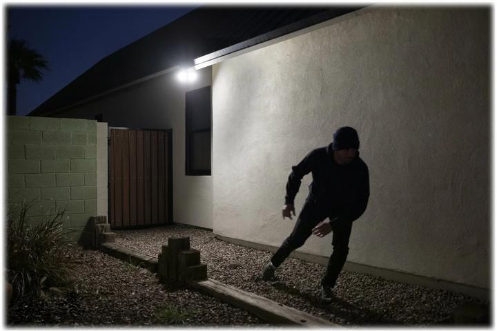 Produktbild Arlo Pro 3 Floodlight Kamera, schwarz (2560 x 1440 Pixels)