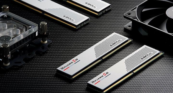 Productafbeelding G.Skill DDR5 PC 5600 CL28 KIT 32-RS5W (2 x 16GB, 5600 MHz, DDR5 RAM, DIMM 288 pin)