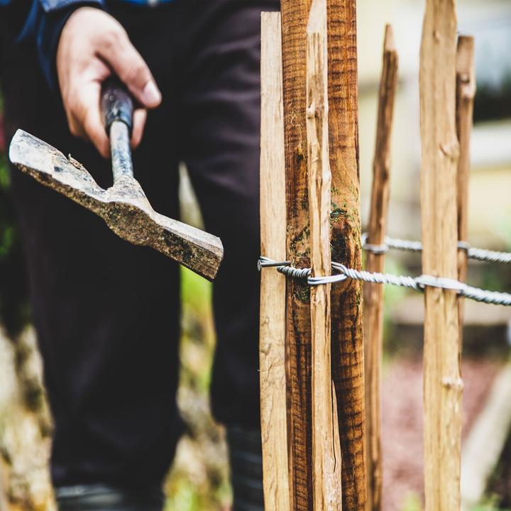 Produktbild Aquagart 5m Staketenzaun 100cm hoch Lattenabstand 4-6cm Gartenzaun Kastanienzaun aus Haselnuss Holzzaun