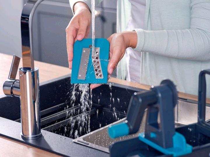 Actual product image Leifheit Table spiral cutter
