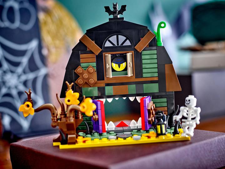 Produktbild LEGO Halloween-Scheune (40721, LEGO Icons)
