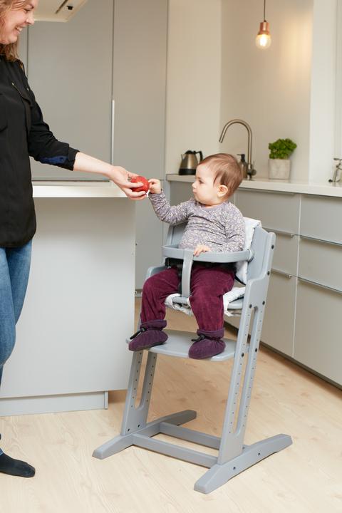 Produktbild Baby Dan DanChair Traditioneller Hochstuhl Harter Sitz Grau (Hochstuhl)