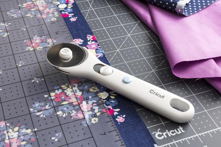 Actual product image Cricut cutting mat Fabricgrip