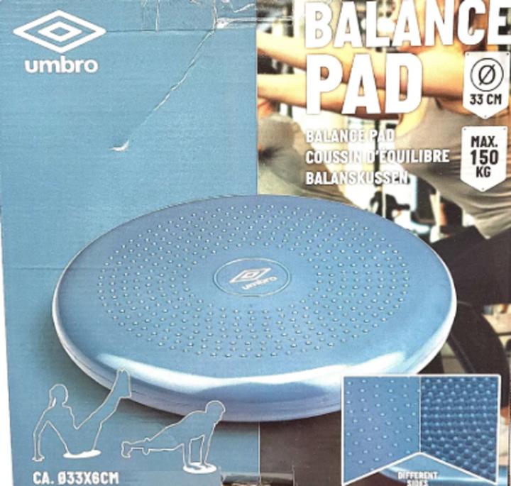 Actual product image Umbro Balance Pad 33x33x6cm