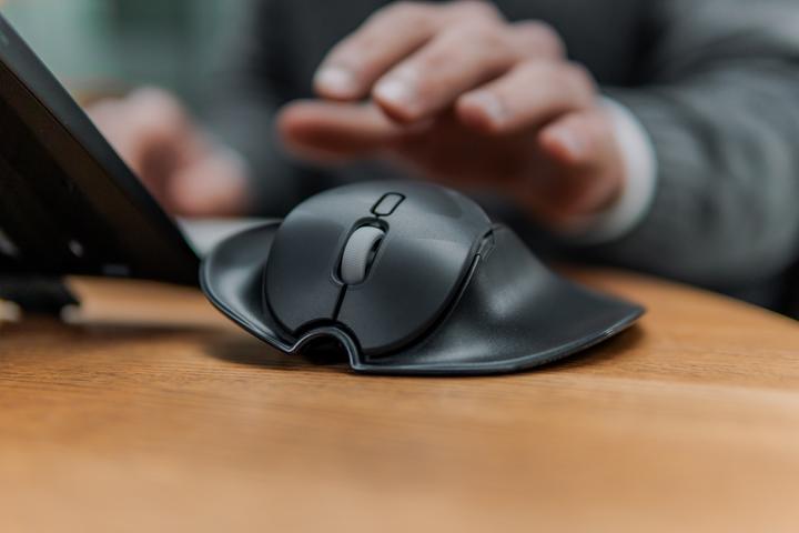 Produktbild Bakker Elkhuizen BakkerElkhuizen Maus HandshoeMouse Shift Medium Bluetooth retail (Kabellos)