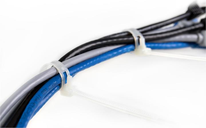 Produktbild StarTech 15cm(6") Reusable Cable Ties, 7mm(1/4") wide, 35mm(1-3/8") Bundle Dia. 22kg(50lb (Kunststoffkabelbinder, 150 mm, 100 Stk.)