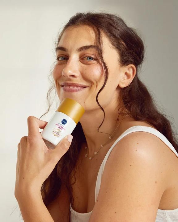 Immagine prodotto NIVEA Siero Olio Corpo Luminoso Anti-Smagliature (Olio corpo, 100 ml)