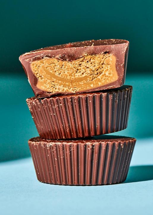 Image du produit KoRo Pralines rondes foncées bio fourrées à la purée de pistache (468 g)