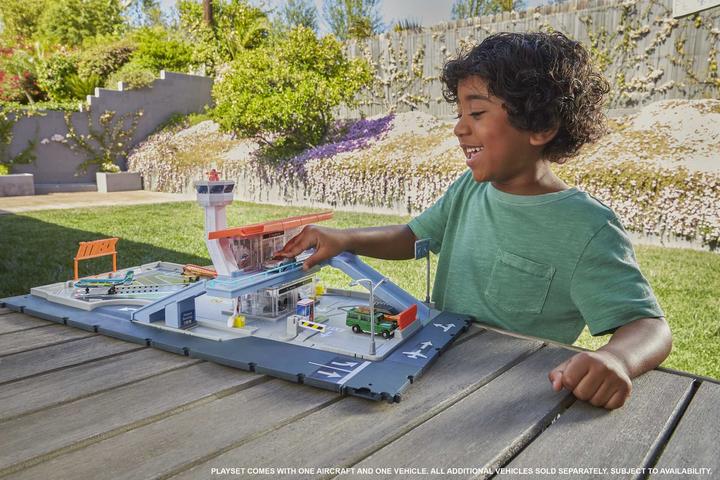 Actual product image Matchbox Airport playset
