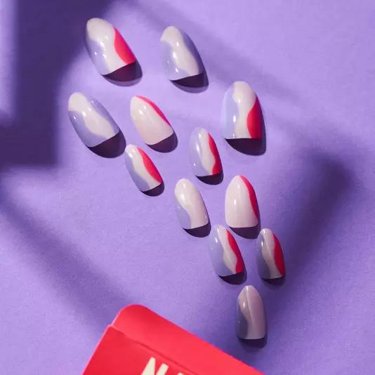 Actual product image essence nails in style (Artificial nails, Other)