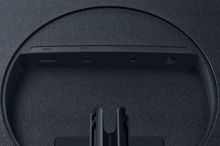 Actual product image Samsung UR59C (3840 x 2160 Pixels, 32")