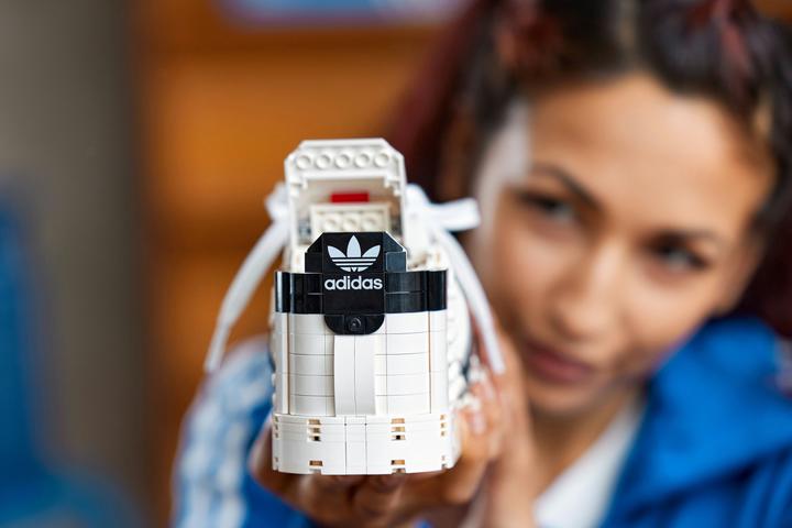 Actual product image LEGO Adidas Originals Superstar (10282, LEGO Icons)