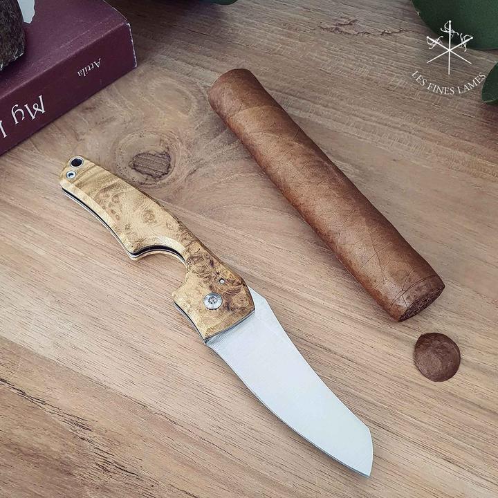 Actual product image Les Fines Lames Cigar Knife Le Petit Acacia Burl (1 x)