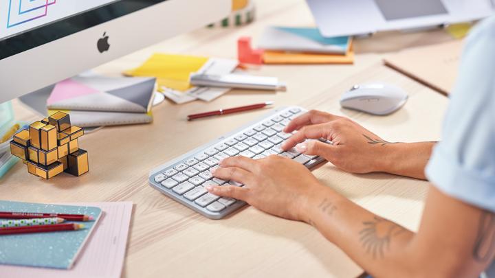 Actual product image Logitech MX Keys Mini Minimalist Wireless Illuminated Keyboard - PALE GREY - UK - INTNL (Eng. Int., Wireless)