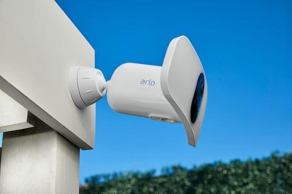 Produktbild Arlo Pro 3 Floodlight Kamera, schwarz (2560 x 1440 Pixels)