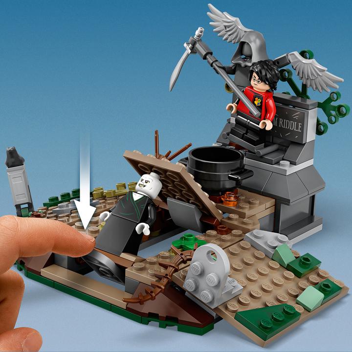 Produktbild LEGO Harry Potter: Duell auf dem Friedhof (75965, LEGO Harry Potter)