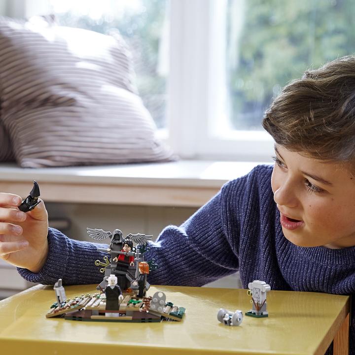 Produktbild LEGO Harry Potter: Duell auf dem Friedhof (75965, LEGO Harry Potter)