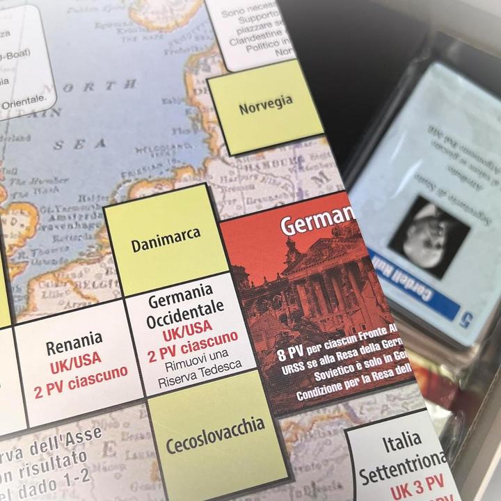 Actual product image Asmodée Churchill - Ed. Italiana