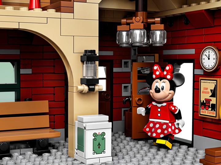 Immagine prodotto LEGO Treno Disney con stazione (71044, Set LEGO rari)