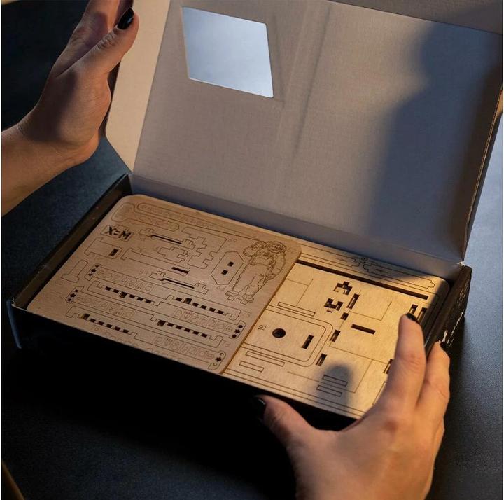 Actual product image Escape Welt Space Box (German)