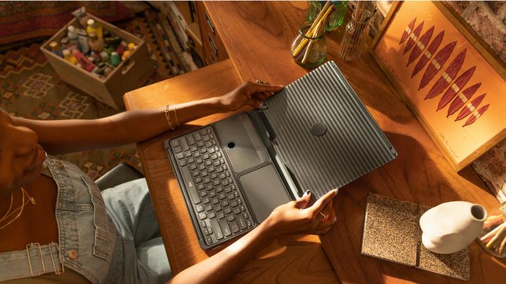 Immagine prodotto Logitech Casa Pop-Up Desk - CLASSIC CHIC - CH - CENTRAL-419 (CH)