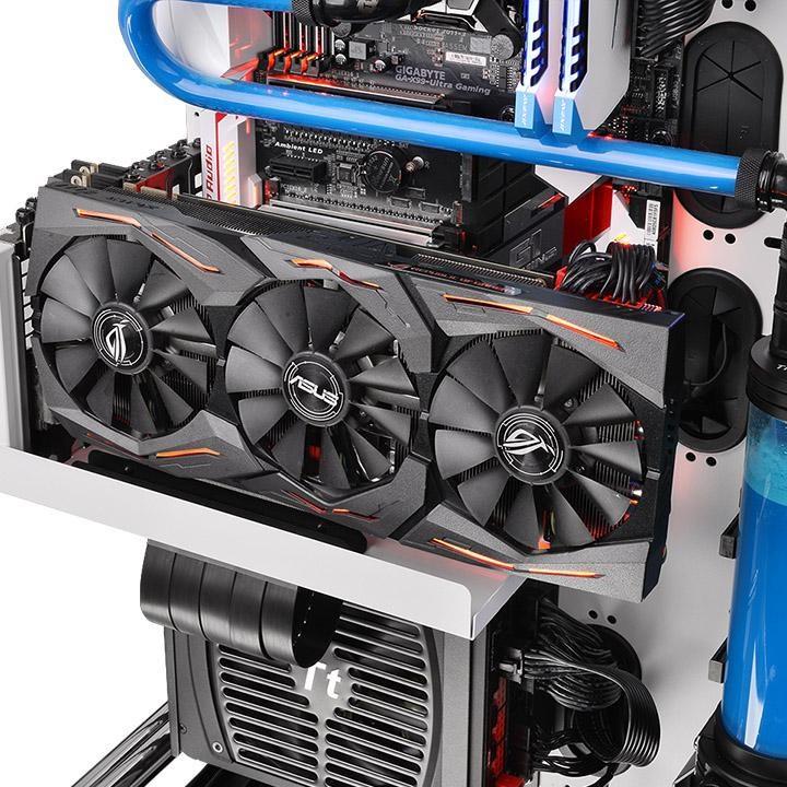 Actual product image Thermaltake Riser Card PCIe Extender Cable