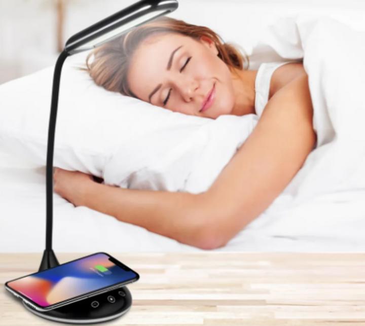 Image du produit Grundig Lampe et chargeur sans fil USB (800 lm)