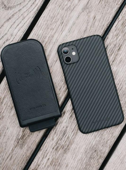 Actual product image Evelatus Apple iPhone 11 Pro Max Premium Carbon Case ECCI11 Juodas (Apple iPhone 11 Pro Max)