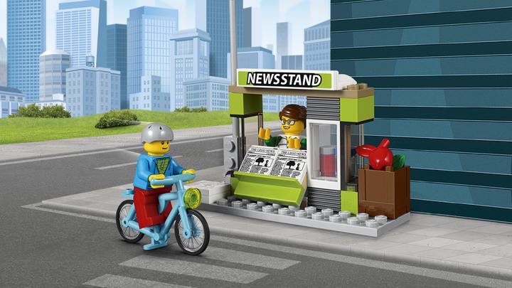 Actual product image LEGO City bus station (60154, LEGO City)