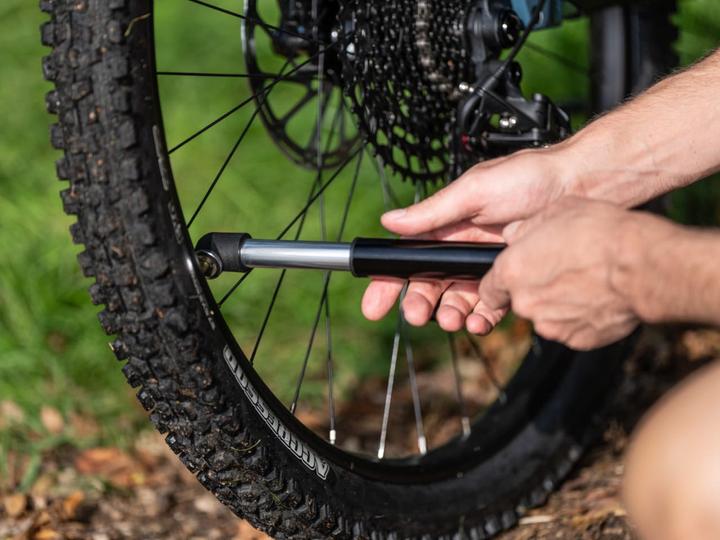 Actual product image BBB Mini pump SingleShot MTB 160mm, aluminium, 51g