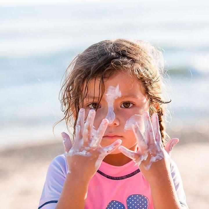 Immagine prodotto Suntribe Mineralische Bio-Sonnencreme Kids 100ml (Crema solare, SPF 30, 100 ml, 1 g)