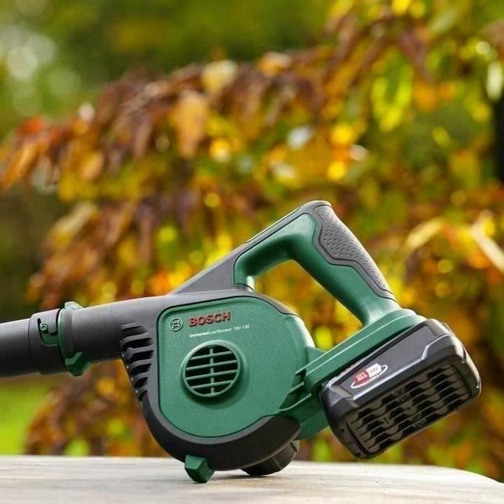 Actual product image Bosch Home & Garden Universal (Rechargeable battery operated, Leaf blower)