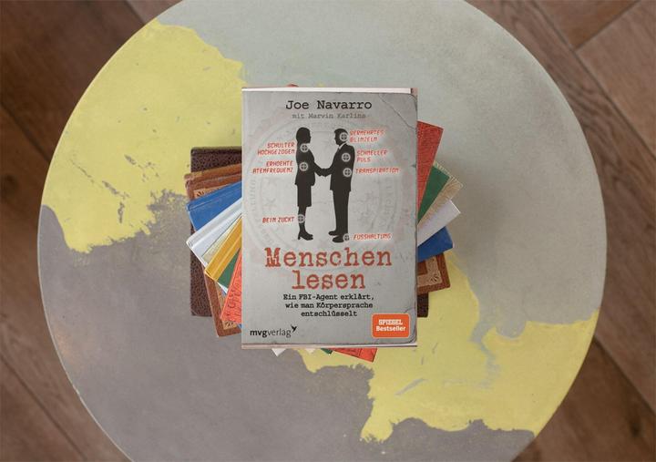 Actual product image Menschen lesen (German, Joe Navarro., 2010)
