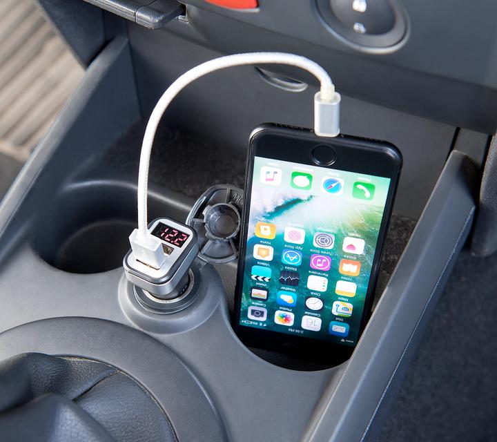 Image du produit Revolt Chargeur USB pour voiture avec avertisseur de tension & écran LED