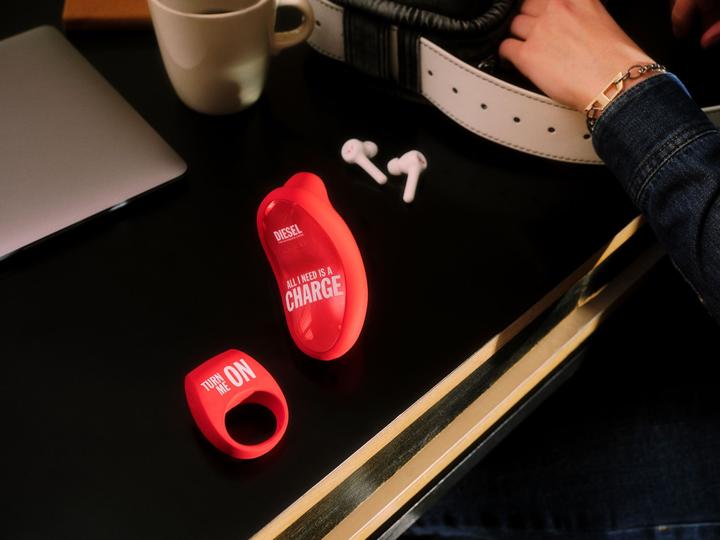 Actual product image LELO x Diesel - TOR 2 Vibrating Cock Ring - Red (2.90 cm)