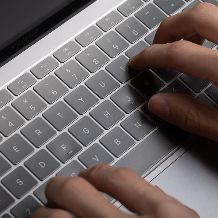 Immagine prodotto Moshi Protezione per tastiera ClearGuard Air 13 per MacBook Air 13 (Thunderbolt 3/USB-C, EU)