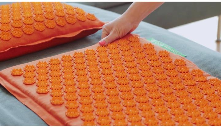 Immagine prodotto Pranamat Set per massaggio ecologico - tappetino e cuscino arancione scuro