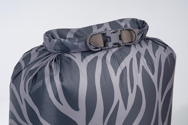 Produktbild Cocoon Drybag Hyperlight 13L Grey Leaves