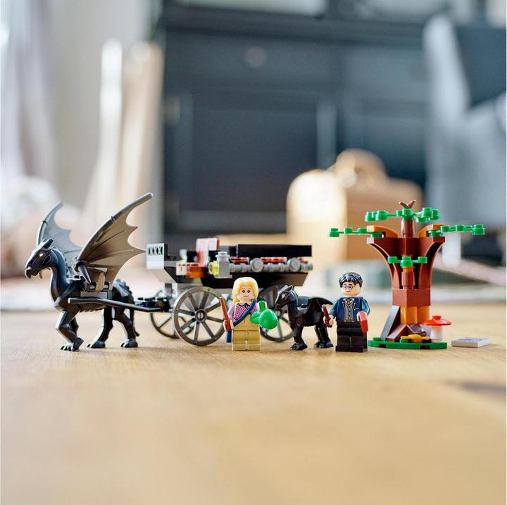Produktbild LEGO Hogwarts: Kutsche mit Thestralen (76400, LEGO Harry Potter)