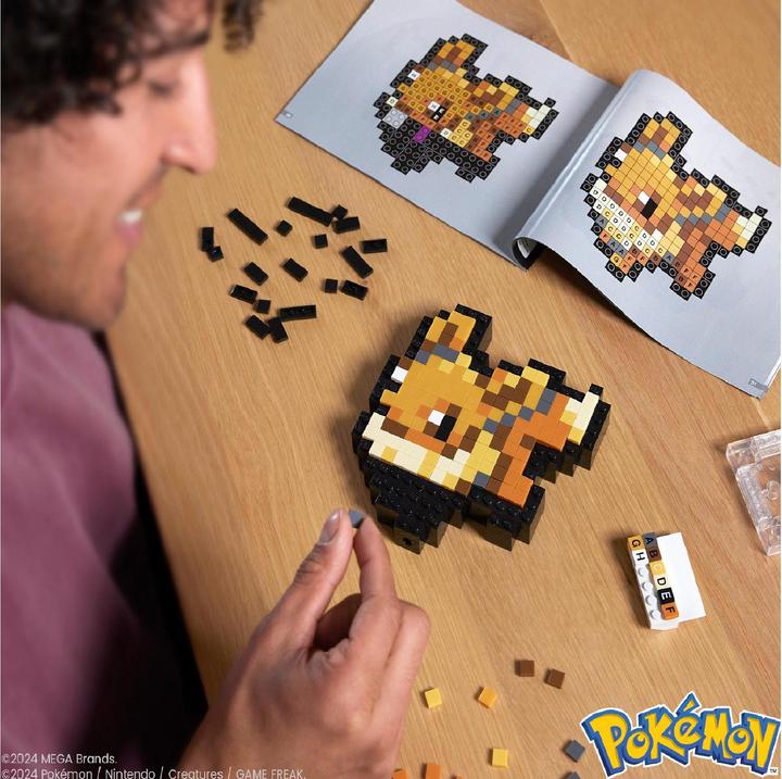 Actual product image MEGA Pokémon Evoli Pixel Art
