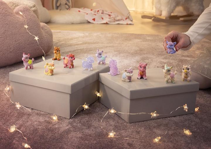 Actual product image Schleich Hatching alpaca