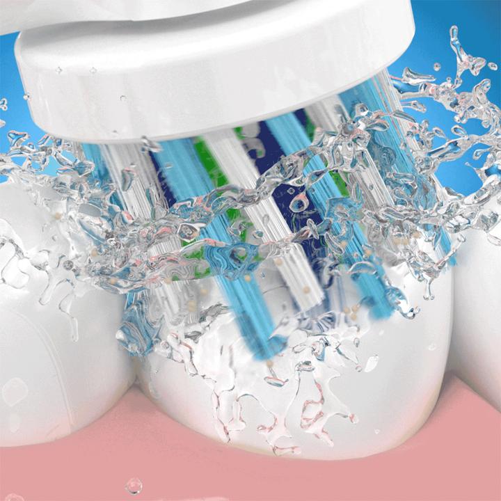 Actual product image Oral-B CrossAction (3 x)