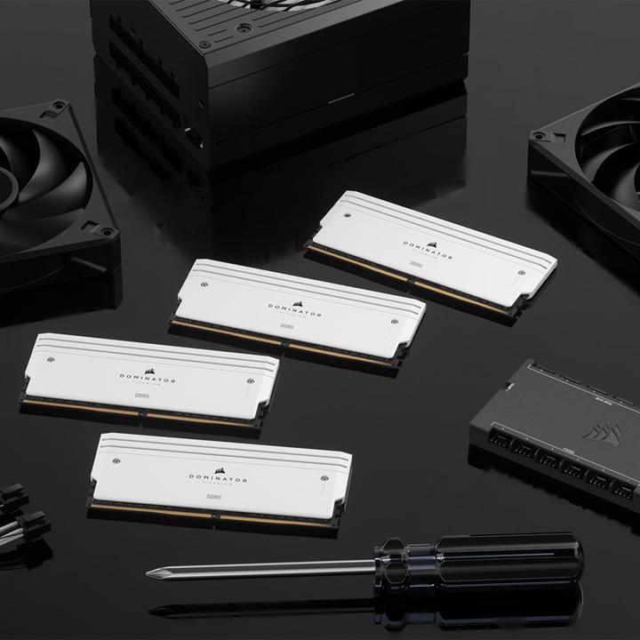 Actual product image Corsair Dominator Titanium RGB (2 x 32GB, 6000 MHz, DDR5 RAM, DIMM)