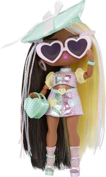 Actual product image L.O.L. Surprise! Surprise Tweens Doll Darcy Blush