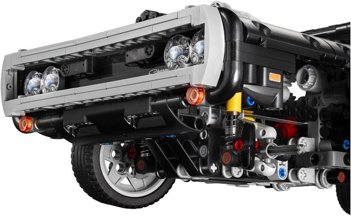Actual product image LEGO Dom's Dodge Charger (42111, LEGO Technic)