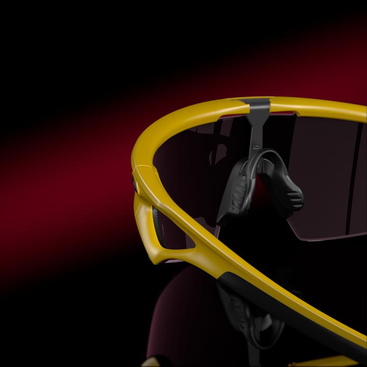 Actual product image Oakley Sphaera (Mat yellow, Prizm Road)