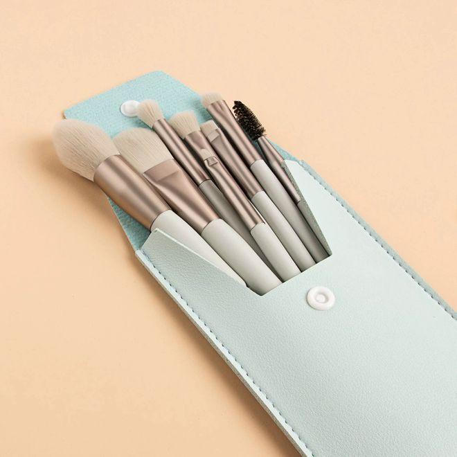 Produktbild MU Style Schminkpinsel mit Etui (Set)