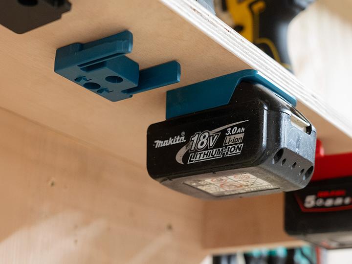 Produktbild StealthMounts BM-MK18-BLU-6 Blaue Batteriehalter für Makita 18v (6er Set)